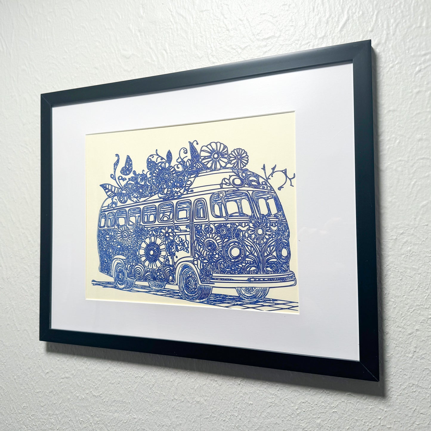 Vintage Elegance: Ornate Classic Bus Blue Ink Artwork